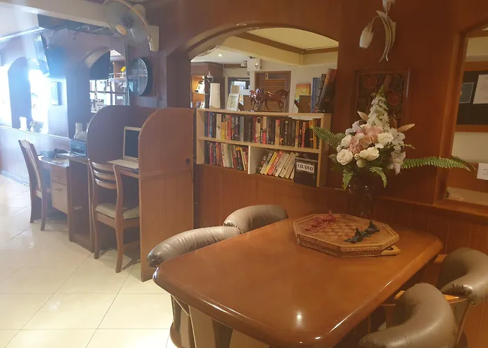 Guest house: Chaiyapoon Inn